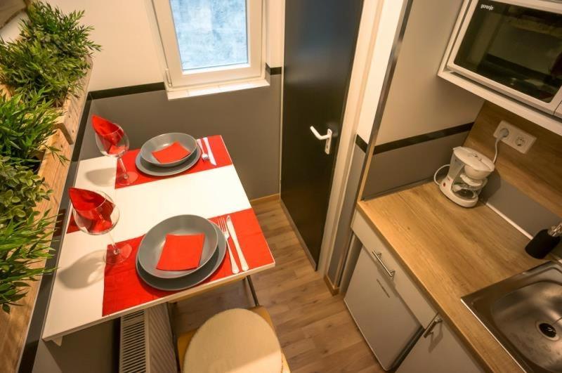 Prime Location Stylish Flats Apartman