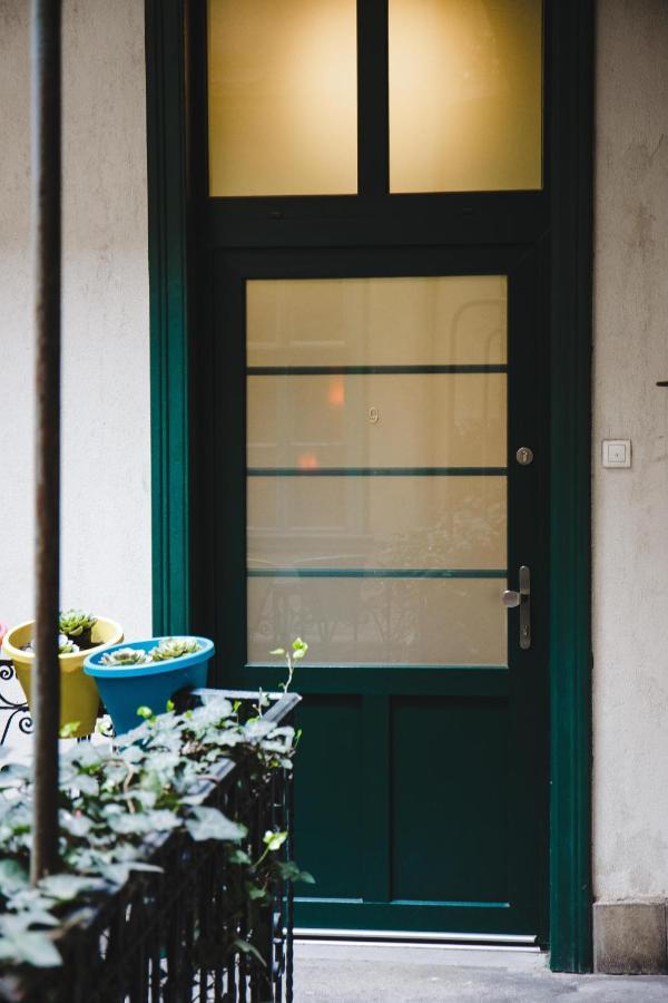 Prime Location Stylish Flats Apartman