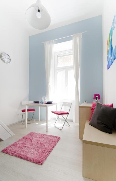 Prime Location Stylish Flats Apartman