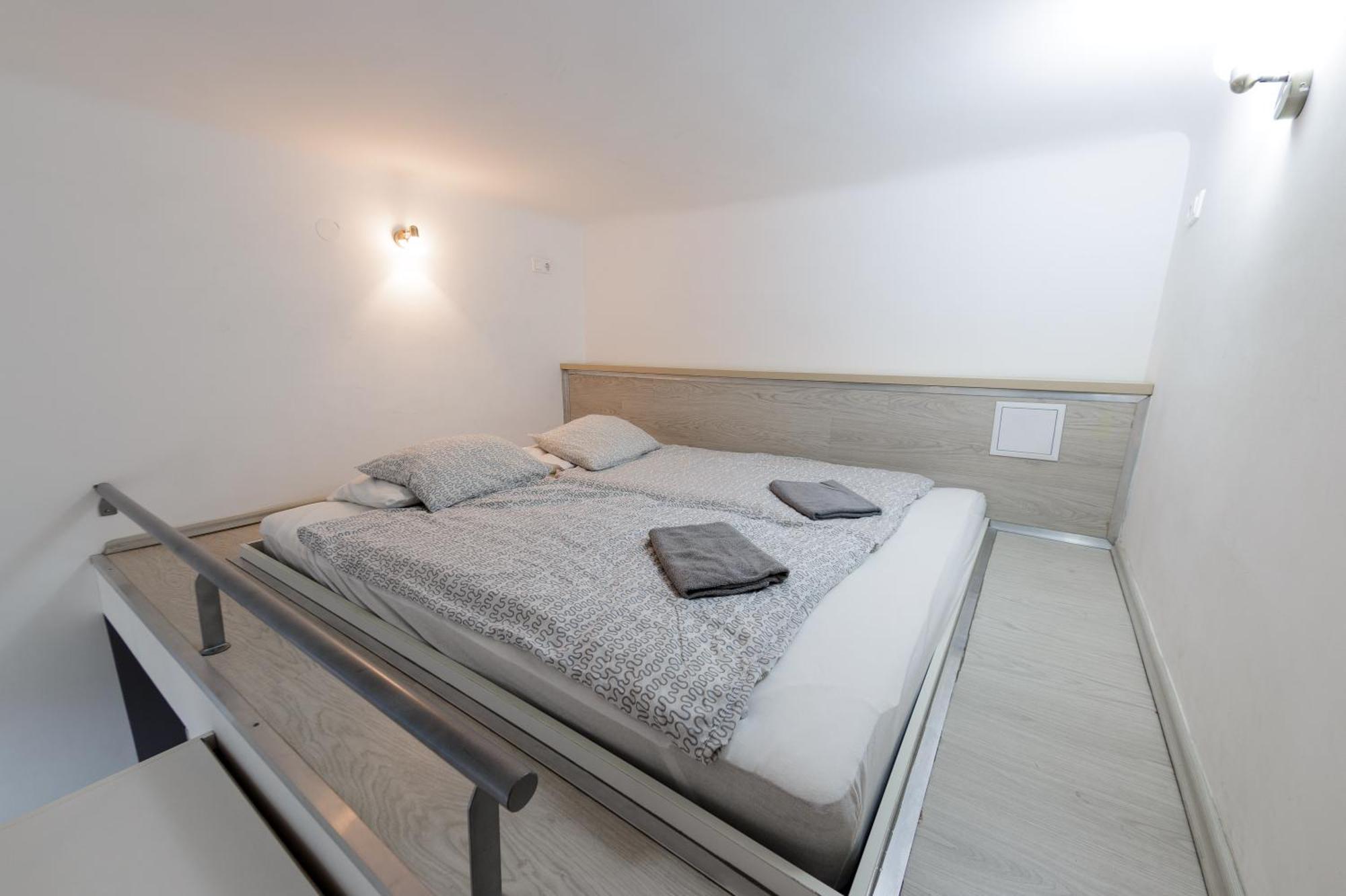 Prime Location Stylish Flats Apartman