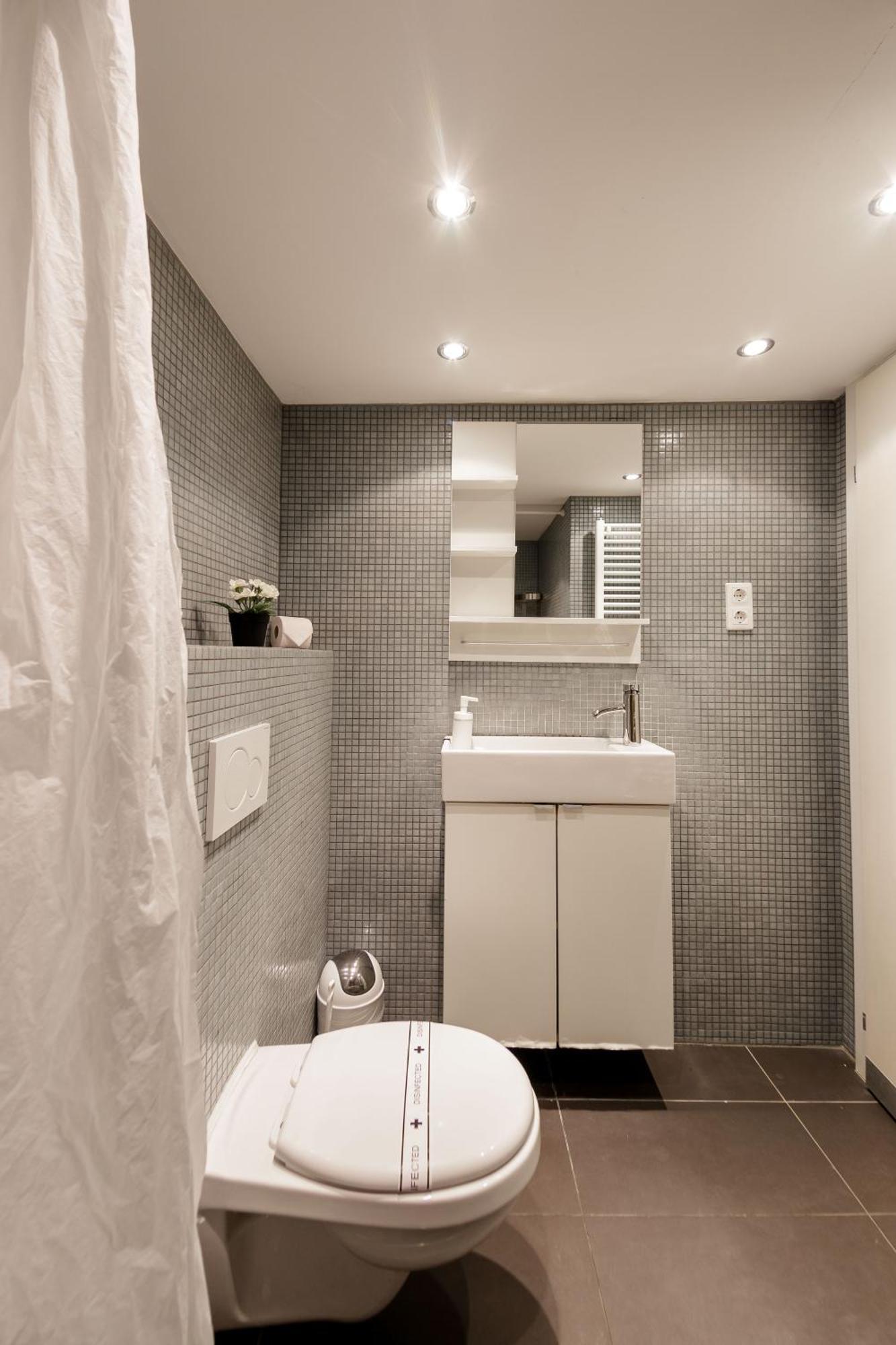 Prime Location Stylish Flats Apartment *